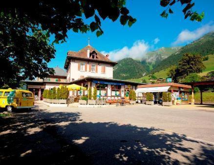 Hotel-Buffet De La Gare Chateau-d'Oex Kültér fotó